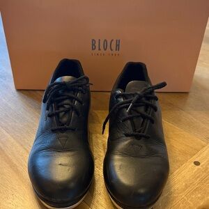 Bloch Black Lace-Up Leather Tap flex sole shoe